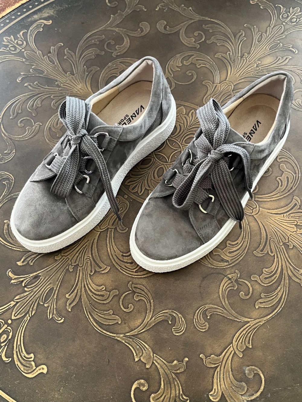 Vaneli Sport Yevka Suede Sneakers Womens Size 8.5 M Grey Platform Sole